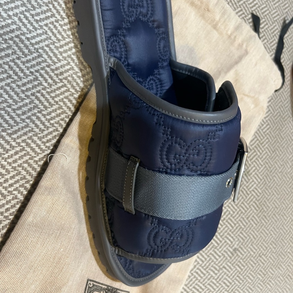 Gucci Navy Quilted Slide Sandals sz 9 men’s